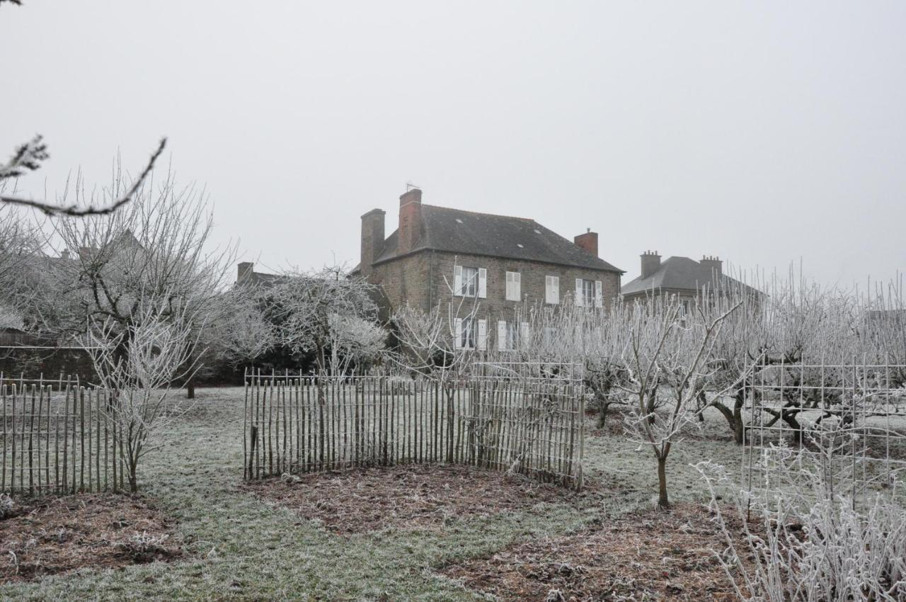 Le Clos Des Anges Dingé Exteriér fotografie